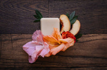 Load image into Gallery viewer, Viori Beauty - Limited Edition | Conditioner Bar | Peach Hibiscus
