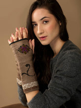 Load image into Gallery viewer, WUAMAN - Alpaca - Eva Alpaca Wrist Warmers | Embroidery | Reversible | Fall: Lilac
