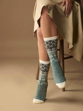 Load image into Gallery viewer, WUAMAN - Alpaca - Nordic Alpaca Socks | Full Cushion | Crew Sock : Blush / Small
