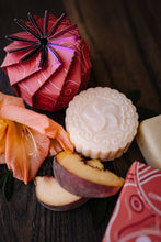 Load image into Gallery viewer, Viori Beauty - Limited Edition | Shampoo Bar | Peach Hibiscus
