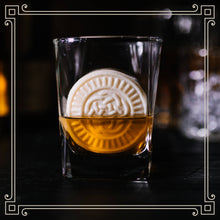 Load image into Gallery viewer, Viori Beauty - Men's Shampoo + Conditioner Bundle with Holder Starter Kit : Aged Sandalwood
