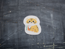 Load image into Gallery viewer, Plantish - Set of 3 Barks and Roars Pop up Sponges
