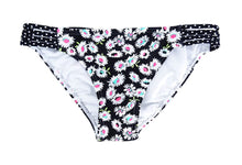 Load image into Gallery viewer, California Waves Juniors&#39; Daisy Duke Floral-Print Bikini Bottoms, XS
