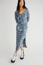 Load image into Gallery viewer, Free People Women&#39;s True Colors Midi Dress, Indigo Combo, M
