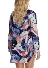 Load image into Gallery viewer, Raisins Juniors&#39; Mallorca Printed Road to Hana Hooded Cover-Up, XL
