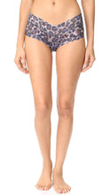 Load image into Gallery viewer, Hanky Panky Women&#39;s Mysterious Feline V Front Boy Shorts, Multi (L)
