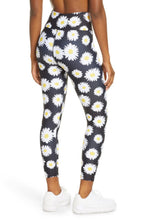 Load image into Gallery viewer, YEAR OF OURS Women's Daisy Veronica Leggings, Yellow, L
