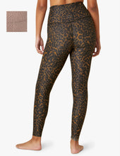 Load image into Gallery viewer, Beyond Yoga Women&#39;s Animal Print Cropped Leggings, Soft Cocoa, M
